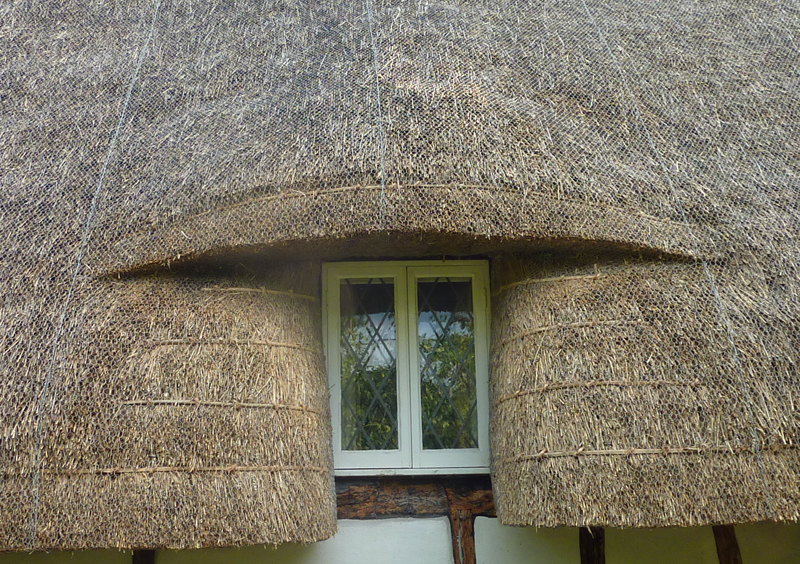 Mackay Thatching Long-Straw-window